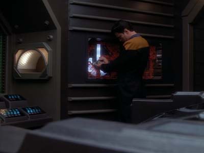 Star Trek: Deep Space Nine Screencaps "Whispers" (S2:E14)