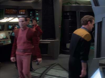 Star Trek: Deep Space Nine Screencaps "Whispers" (S2:E14)