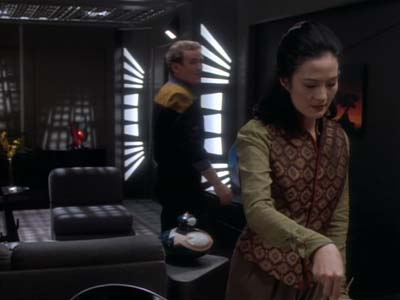 Star Trek: Deep Space Nine Screencaps "Whispers" (S2:E14)