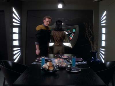 Star Trek: Deep Space Nine Screencaps "Whispers" (S2:E14)