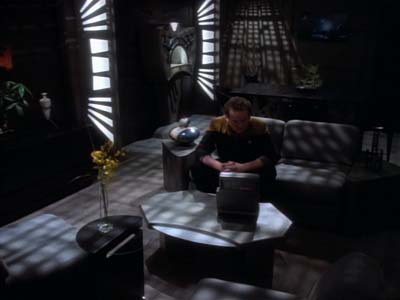 Star Trek: Deep Space Nine Screencaps "Whispers" (S2:E14)