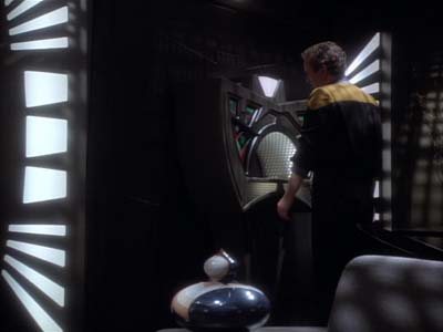 Star Trek: Deep Space Nine Screencaps "Whispers" (S2:E14)
