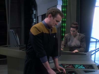 Star Trek: Deep Space Nine Screencaps "Whispers" (S2:E14)