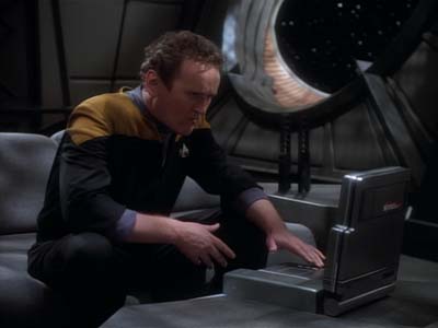 Star Trek: Deep Space Nine Screencaps "Whispers" (S2:E14)