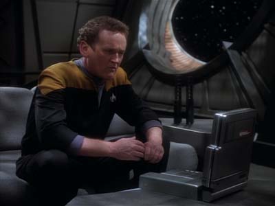 Star Trek: Deep Space Nine Screencaps "Whispers" (S2:E14)