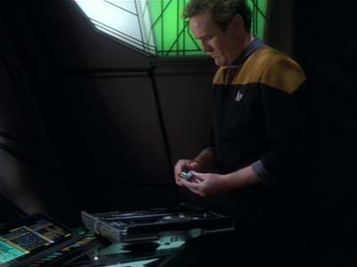 Star Trek: Deep Space Nine Screencaps "Whispers" (S2:E14)