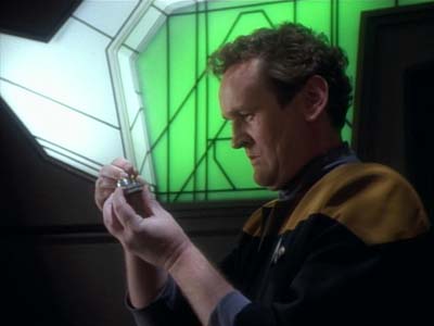 Star Trek: Deep Space Nine Screencaps "Whispers" (S2:E14)