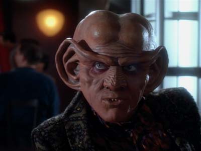 Star Trek: Deep Space Nine Screencaps "Whispers" (S2:E14)