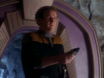 Star Trek: Deep Space Nine Screencaps "Whispers" (S2:E14)