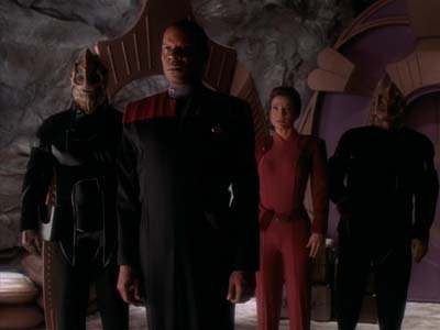 Star Trek: Deep Space Nine Screencaps "Whispers" (S2:E14)