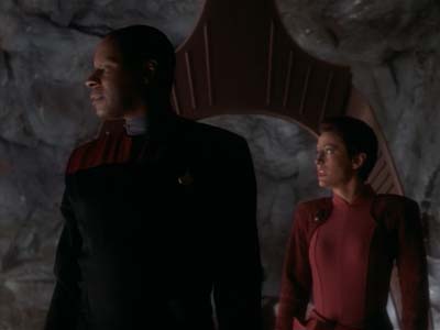 Star Trek: Deep Space Nine Screencaps "Whispers" (S2:E14)