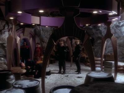 Star Trek: Deep Space Nine Screencaps "Whispers" (S2:E14)