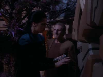 Star Trek: Deep Space Nine Screencaps "Shadowplay" (S2:E16)