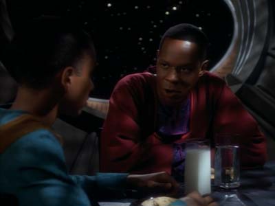Star Trek: Deep Space Nine Screencaps "Shadowplay" (S2:E16)