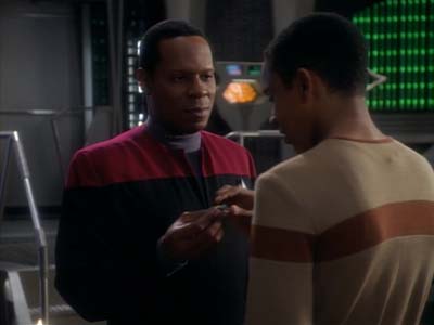 Star Trek: Deep Space Nine Screencaps "Shadowplay" (S2:E16)