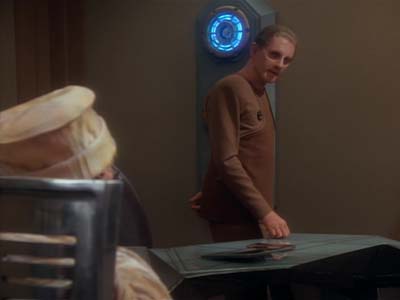 Star Trek: Deep Space Nine Screencaps "Shadowplay" (S2:E16)