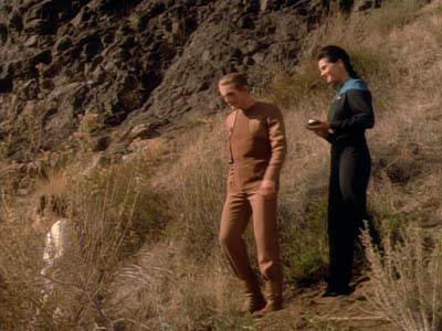 Star Trek: Deep Space Nine Screencaps "Shadowplay" (S2:E16)