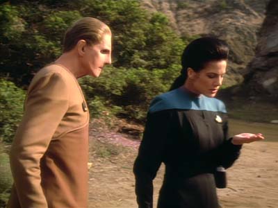 Star Trek: Deep Space Nine Screencaps "Shadowplay" (S2:E16)
