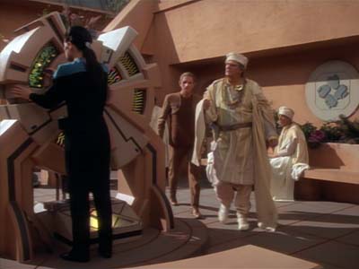 Star Trek: Deep Space Nine Screencaps "Shadowplay" (S2:E16)