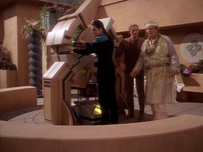 Star Trek: Deep Space Nine Screencaps "Shadowplay" (S2:E16)