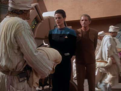 Star Trek: Deep Space Nine Screencaps "Shadowplay" (S2:E16)