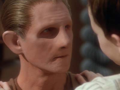 Star Trek: Deep Space Nine Screencaps "Shadowplay" (S2:E16)