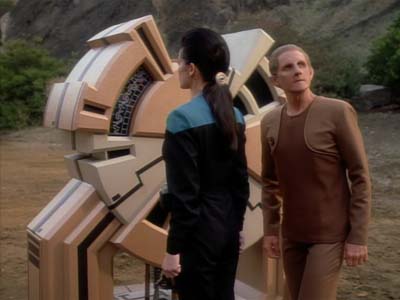 Star Trek: Deep Space Nine Screencaps "Shadowplay" (S2:E16)