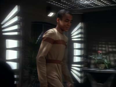 Star Trek: Deep Space Nine Screencaps "Shadowplay" (S2:E16)