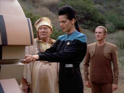 Star Trek: Deep Space Nine Screencaps "Shadowplay" (S2:E16)