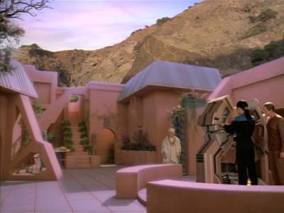Star Trek: Deep Space Nine Screencaps "Shadowplay" (S2:E16)