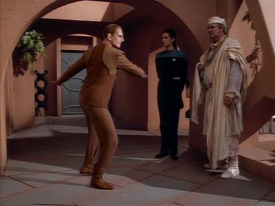 Star Trek: Deep Space Nine Screencaps "Shadowplay" (S2:E16)