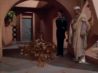Star Trek: Deep Space Nine Screencaps "Shadowplay" (S2:E16)