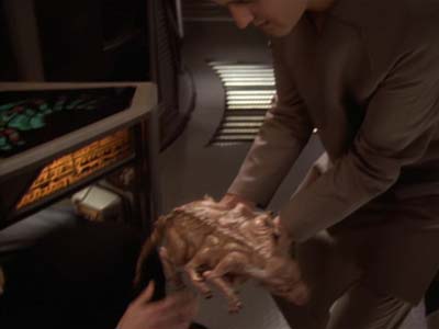 Star Trek: Deep Space Nine Screencaps "Playing God" (S2:E17)