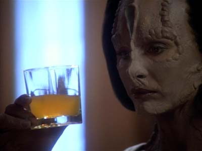 Star Trek: Deep Space Nine Screencaps "Profit and Loss" (S2:E18)
