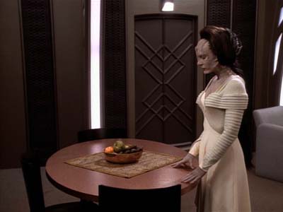 Star Trek: Deep Space Nine Screencaps "Profit and Loss" (S2:E18)