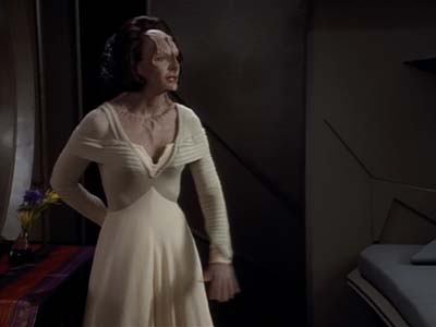 Star Trek: Deep Space Nine Screencaps "Profit and Loss" (S2:E18)