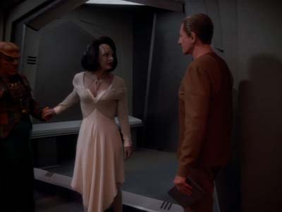 Star Trek: Deep Space Nine Screencaps "Profit and Loss" (S2:E18)