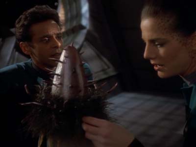 Star Trek: Deep Space Nine Screencaps "The Wire" (S2:E22)