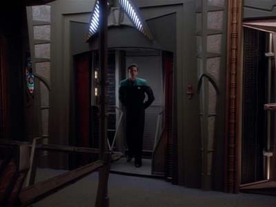Star Trek: Deep Space Nine Screencaps "The Wire" (S2:E22)