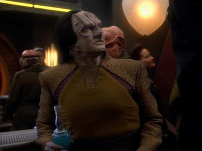 Star Trek: Deep Space Nine Screencaps "The Wire" (S2:E22)