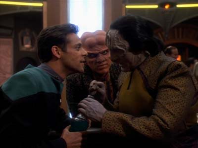 Star Trek: Deep Space Nine Screencaps "The Wire" (S2:E22)