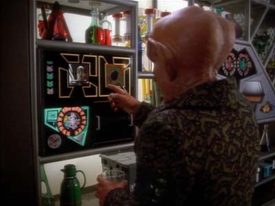 Star Trek: Deep Space Nine Screencaps "The Wire" (S2:E22)