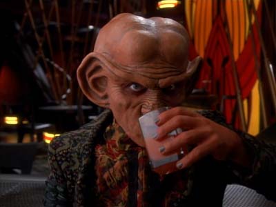 Star Trek: Deep Space Nine Screencaps "The Wire" (S2:E22)