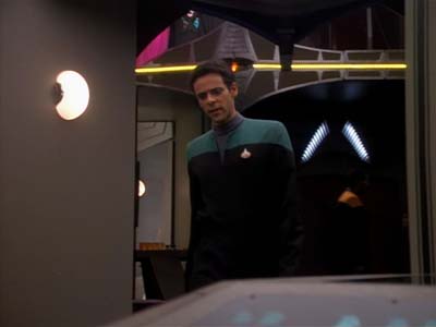 Star Trek: Deep Space Nine Screencaps "The Wire" (S2:E22)