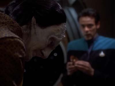 Star Trek: Deep Space Nine Screencaps "The Wire" (S2:E22)