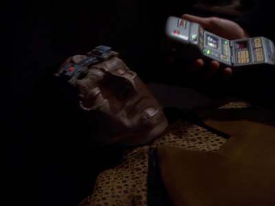 Star Trek: Deep Space Nine Screencaps "The Wire" (S2:E22)