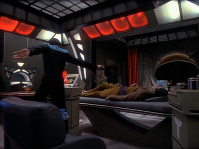 Star Trek: Deep Space Nine Screencaps "The Wire" (S2:E22)