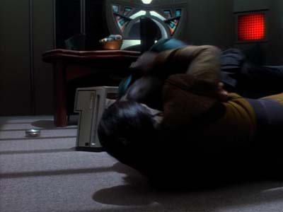 Star Trek: Deep Space Nine Screencaps "The Wire" (S2:E22)