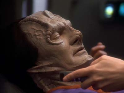 Star Trek: Deep Space Nine Screencaps "The Wire" (S2:E22)