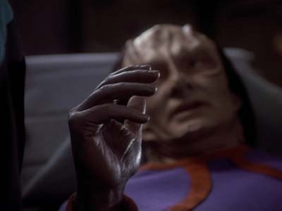 Star Trek: Deep Space Nine Screencaps "The Wire" (S2:E22)